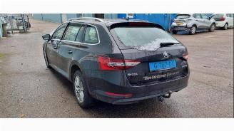 Vrakbiler auto Skoda Superb Superb Combi (3V5), Combi, 2015 / 2024 2.0 TDI 2019/9