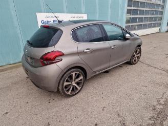 Vrakbiler auto Peugeot 208 208 I (CA/CC/CK/CL), Hatchback, 2012 / 2019 1.2 12V e-THP PureTech 110 2015/7