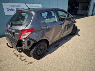 Vrakbiler auto Toyota Yaris Yaris III (P13), Hatchback, 2010 / 2020 1.33 16V Dual VVT-I 2011/10