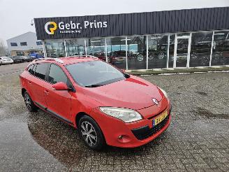 krockskadad bil auto Renault Mégane 1.5 dCi 90 Combi/o 4Dr Diesel 1.461cc 66kW (90pk) 2010/6