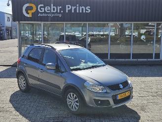 Vaurioauto  passenger cars Suzuki SX4 1.6 16V 4x2 SUV  Benzine 1.590cc 88kW (120pk) FWD 2011/11