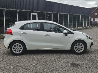 Kia Rio 1.2 CVVT 16V Hatchback  Benzine 1.248cc 63kW (86pk) FWD picture 2