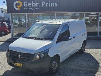 krockskadad bil bedrijf Mercedes Vito 2.2 114 CDI 16V Bestel  Diesel 2.143cc 100kW (136pk) RWD 2020/1