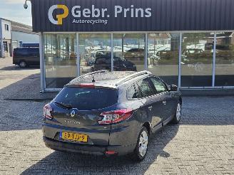 Voiture accidenté Renault Mégane 1.5 dCi 90 Combi/o 4Dr Diesel 1.461cc 66kW (90pk) FWD 2012/2