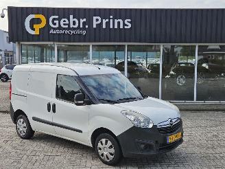 skadebil bedrijf Opel Combo VAN 1.3 CDTI 16V ecoFlex Bestel  Diesel 1.248cc 66kW (90pk) FWD 2013/3