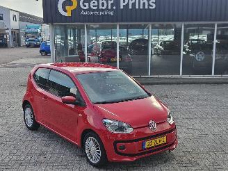 damaged passenger cars Volkswagen Up! 1.0 12V 75 Hatchback  Benzine 999cc 55kW (75pk) FWD 2013/2