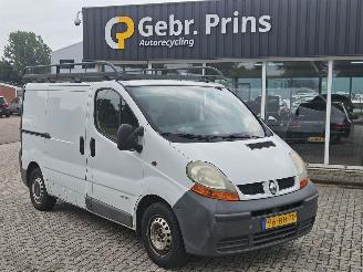 krockskadad bil bedrijf Renault Trafic 1.9 dCi 82 16V Bestel  Diesel 1.870cc 60kW (82pk) FWD 2003/4