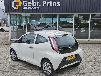skadebil auto Toyota Aygo 1.0 12V VVT-i Hatchback  Benzine 998cc 51kW (69pk) FWD 2017/10
