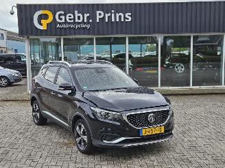 krockskadad bil auto MG ZS EV SUV  Elektrisch  110kW (150pk) FWD 2020-04  TZ204XS1481 2020/7