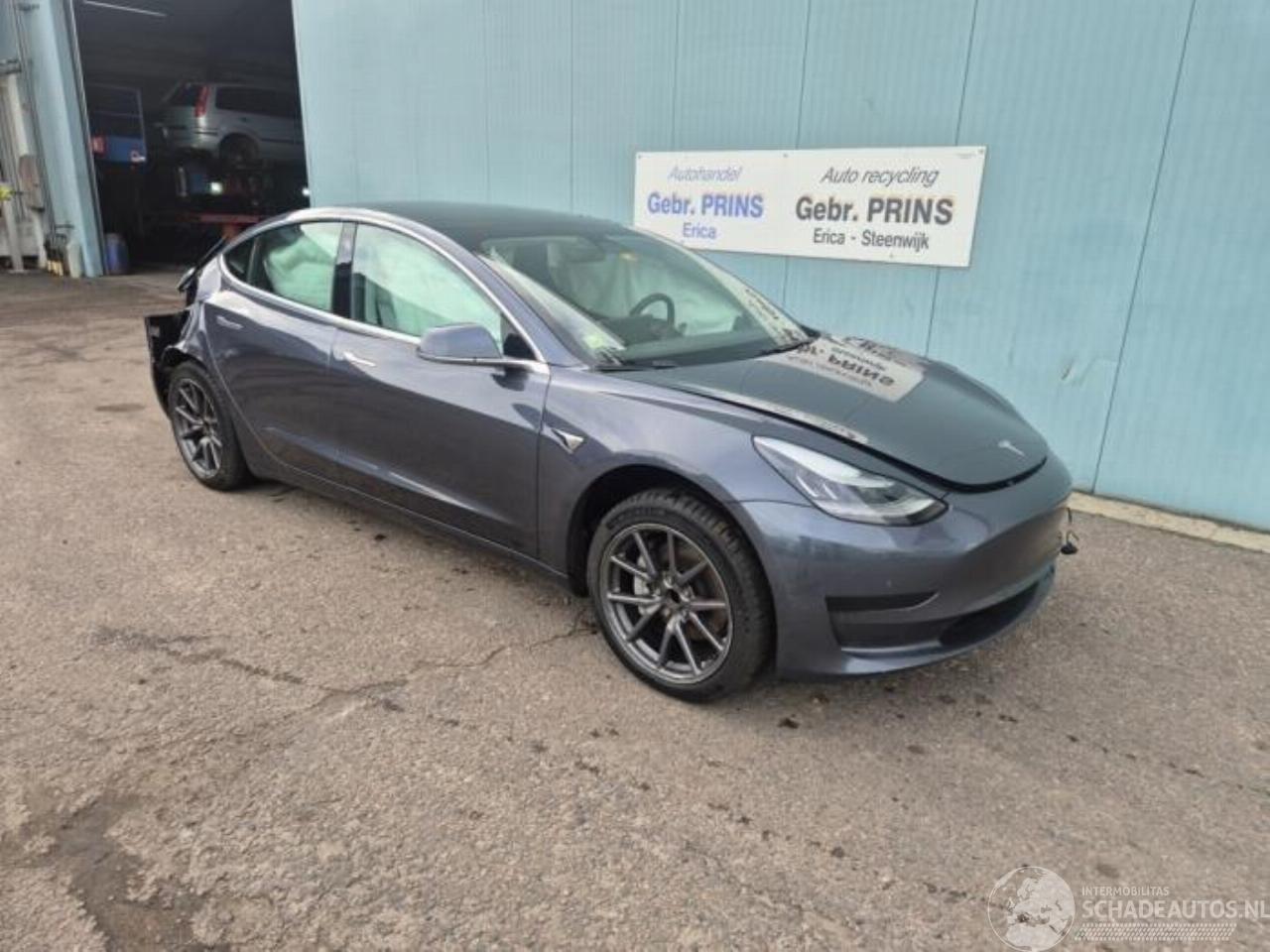 Tesla Model 3 Model 3, Sedan, 2017 Standard RWD Plus 60 kWh