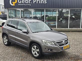 krockskadad bil auto Volkswagen Tiguan 1.4 TSI 16V 4Motion SUV  Benzine 1.390cc 110kW (150pk) 4x4 2009/4