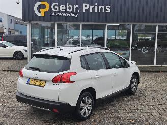 Damaged car Peugeot 2008 1.2 Vti 12V PureTech 82 MPV  Benzine 1.199cc 60kW (82pk) FWD 2013/10