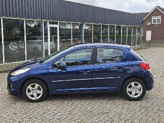Peugeot 207 1.4 16V VTi Hatchback  Benzine 1.397cc 70kW (95pk) FWD picture 2