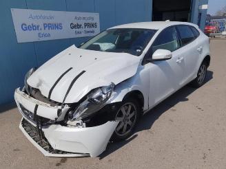 Volvo V-40 V40 (MV), Hatchback 5-drs, 2012 / 2019 2.0 D4 16V picture 2