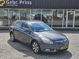 Voiture accidenté Opel Insignia SPORTS TOURER 1.6 Turbo 16V Ecotec Combi/o  Benzine 1.598cc 132kW (179pk) FWD 2010/2