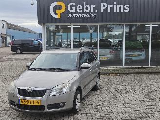 skadebil auto Skoda Fabia 1.4i 16V LPG Combi/o 4Dr Benzine 1.397cc 63kW (86pk) FWD 2009/11