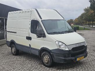 Iveco New daily Bestel  Diesel 2.287cc 93kW (126pk) RWD picture 2