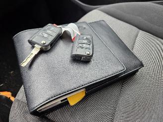 Volkswagen Golf 1.2 TSI 16V Hatchback  Benzine 1.197cc 63kW (86pk) FWD picture 15