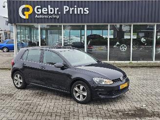 krockskadad bil auto Volkswagen Golf 1.2 TSI 16V Hatchback  Benzine 1.197cc 63kW (86pk) FWD 2013/2