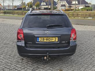 Toyota Avensis 2.0 16V VVT-i D4 Combi/o  Benzine 1.998cc 108kW (147pk) FWD picture 4