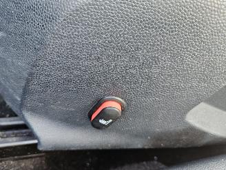 Ford Fiesta 1.6 16V Ti Hatchback pops and bangs Benzine 1.596cc 99kW (135pk) FWD picture 10