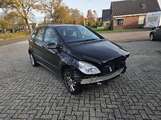 Mercedes B-klasse 1.5 B-160 16V Hatchback  Benzine 1.498cc 70kW (95pk) FWD picture 7