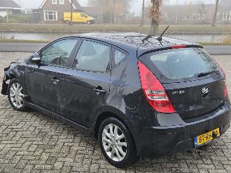 Hyundai I-30 1.6 CVVT 16V Hatchback  Benzine 1.591cc 93kW (126pk) FWD picture 4