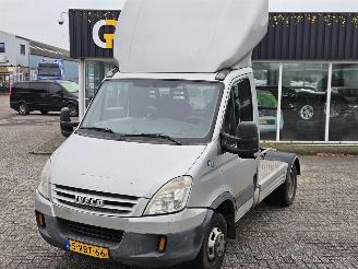 krockskadad bil bedrijf Iveco New daily BE-Trekker 40C18 CHC  Diesel 2.998cc 130kW (177pk) RWD 2009/5
