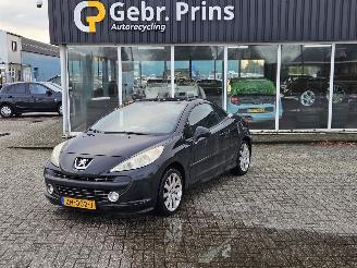 skadebil auto Peugeot 207 1.6 16V Cabrio  Benzine 1.598cc 88kW (120pk) FWD 2009/10