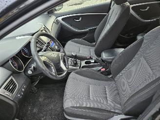 Hyundai I-30 1.6 GDI Blue 16V Hatchback  Benzine 1.591cc 99kW (135pk) FWD picture 11