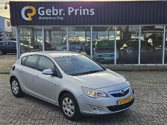 skadebil auto Opel Astra 1.7 CDTi 16V 110 Hatchback 4Dr Diesel 1.686cc 81kW (110pk) FWD 2011/9