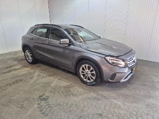 Schadeauto Mercedes GLA 1.6 180 16V SUV  Benzine 1.595cc 90kW (122pk) FWD 2019/9