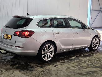 Avarii autoturisme Opel Astra SPORTS TOURER 1.4 Turbo 16V Combi/o  Benzine 1.364cc 88kW (120pk) FWD 2013/7