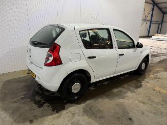 Unfallwagen Dacia Sandero 1.2 16V Hatchback  Benzine 1.149cc 55kW (75pk) FWD 2011/11