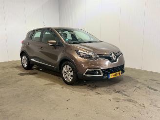 skadebil auto Renault Captur 0.9 TCe Expression 2013/11