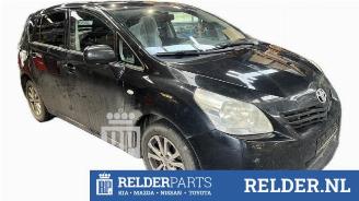 Vrakbiler auto Toyota Verso Verso, MPV, 2009 / 2018 1.6 16V VVT-i 2010/11