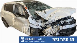 Vrakbiler auto Toyota Auris Auris (E18), Hatchback 5-drs, 2012 / 2019 1.8 16V Hybrid 2013/8