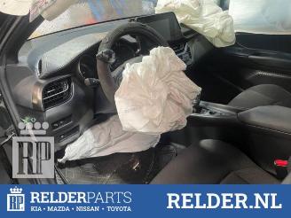 Toyota C-HR C-HR (X1,X5), SUV, 2016 1.8 16V Hybrid picture 9