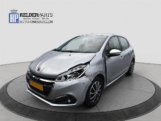 skadebil auto Peugeot 208 1.2 VVTI 2016/9