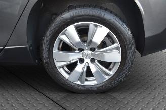 Peugeot 2008 1.2 vvti Pure Tech picture 21