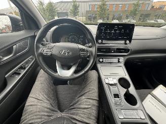 Hyundai Kona EV Fashion 64 kWh lichte schade ! picture 23