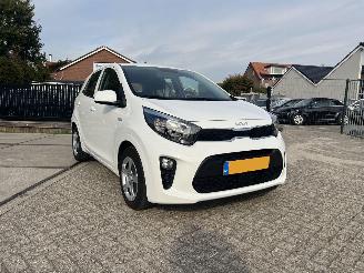 Vaurioauto  passenger cars Kia Picanto 1.0 DPi ComfortLine  23.620 KM !! 2023/9