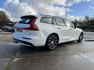 Volvo V-60 2.0 T6 Plug-in hybrid AWD Plus Dark picture 6