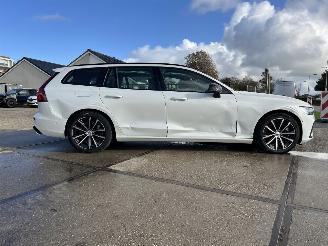 Volvo V-60 2.0 T6 Plug-in hybrid AWD Plus Dark picture 10