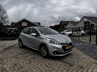 skadebil auto Peugeot 208 1.2 Allure 26.169 KM !! 2017/1