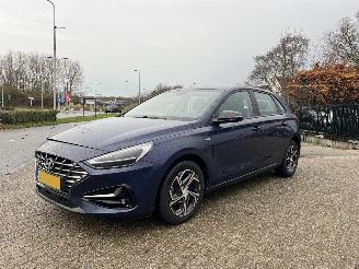krockskadad bil auto Hyundai I-30 1.0 T-GDI MHEV AUTOMAAT  36.949 KM !! 2021/6