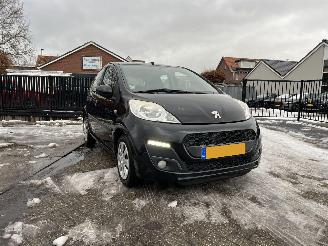 krockskadad bil auto Peugeot 107 1.0 ACTIVE nieuwe apk 2012/5