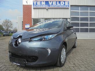 Damaged car Renault Zoé Life Elektro, Navi, Airco, Cruise control, PDC 2019/7