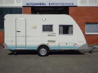 skadebil caravan Eifelland  Holiday 420, vastbed, zithoek, grote voortent, luifel 2002/5