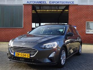 damaged passenger cars Ford Focus 1.0 EcoBoost Trend Edition Business Panorama, Airco, Navi 2019/7